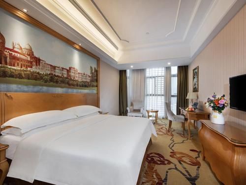 booking-3184375-313059556-901436 Vienna International Hotel Fuzhou Cangshan Wanda