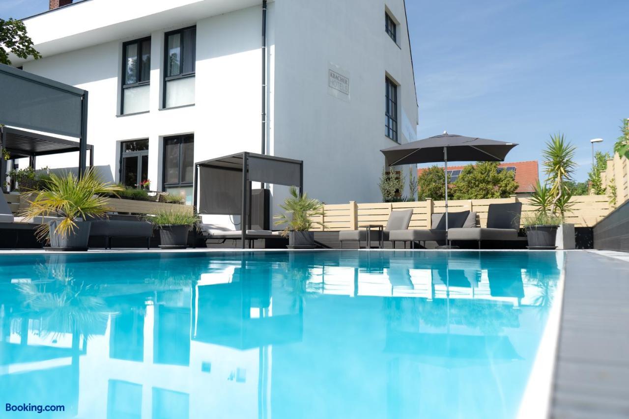 booking-1070737282-568751943-838186 Kracher Hotel Doppelzimmer - inklusive Pool