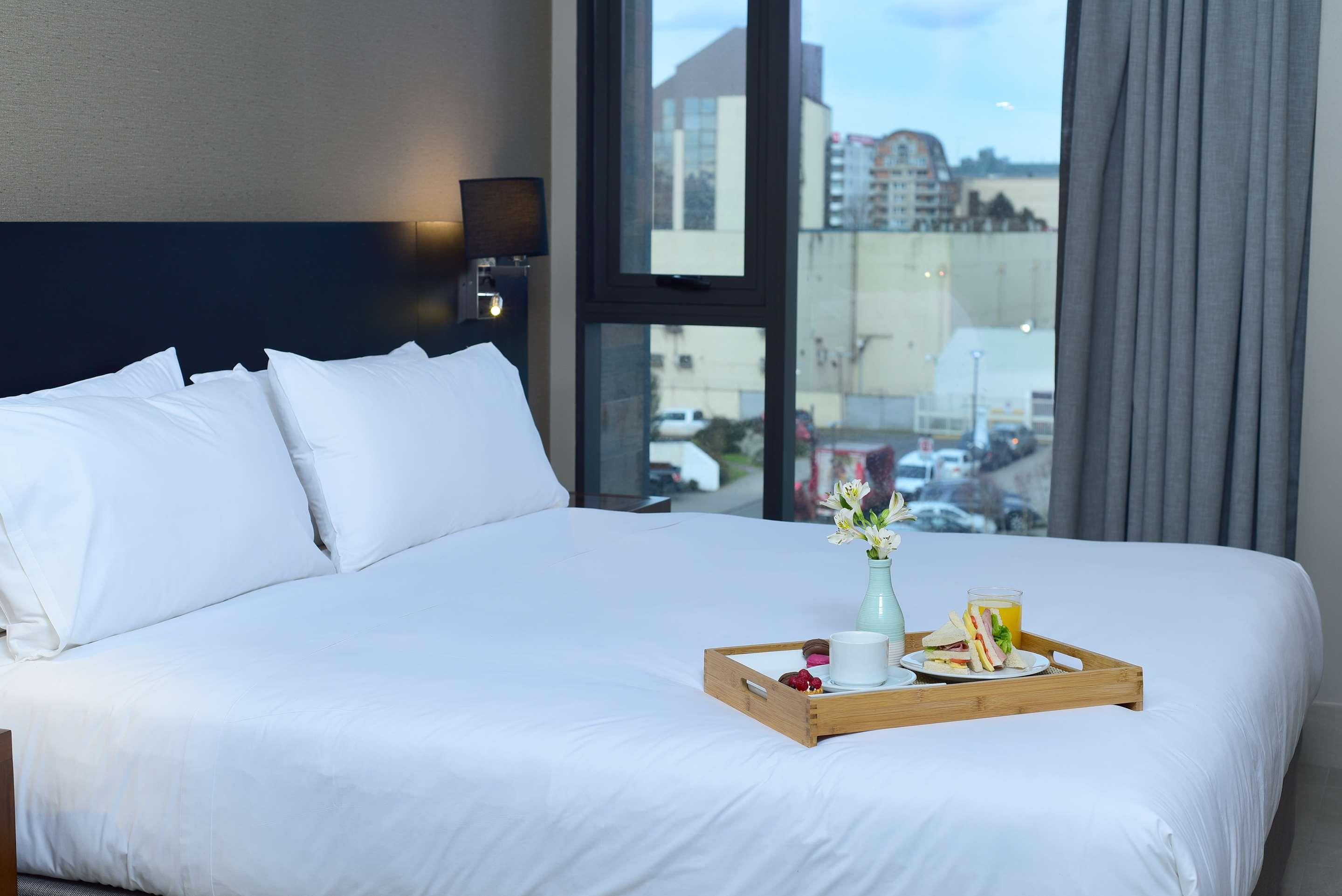 ice-127256-66670021_3XL-841369 Best Western Ferrat