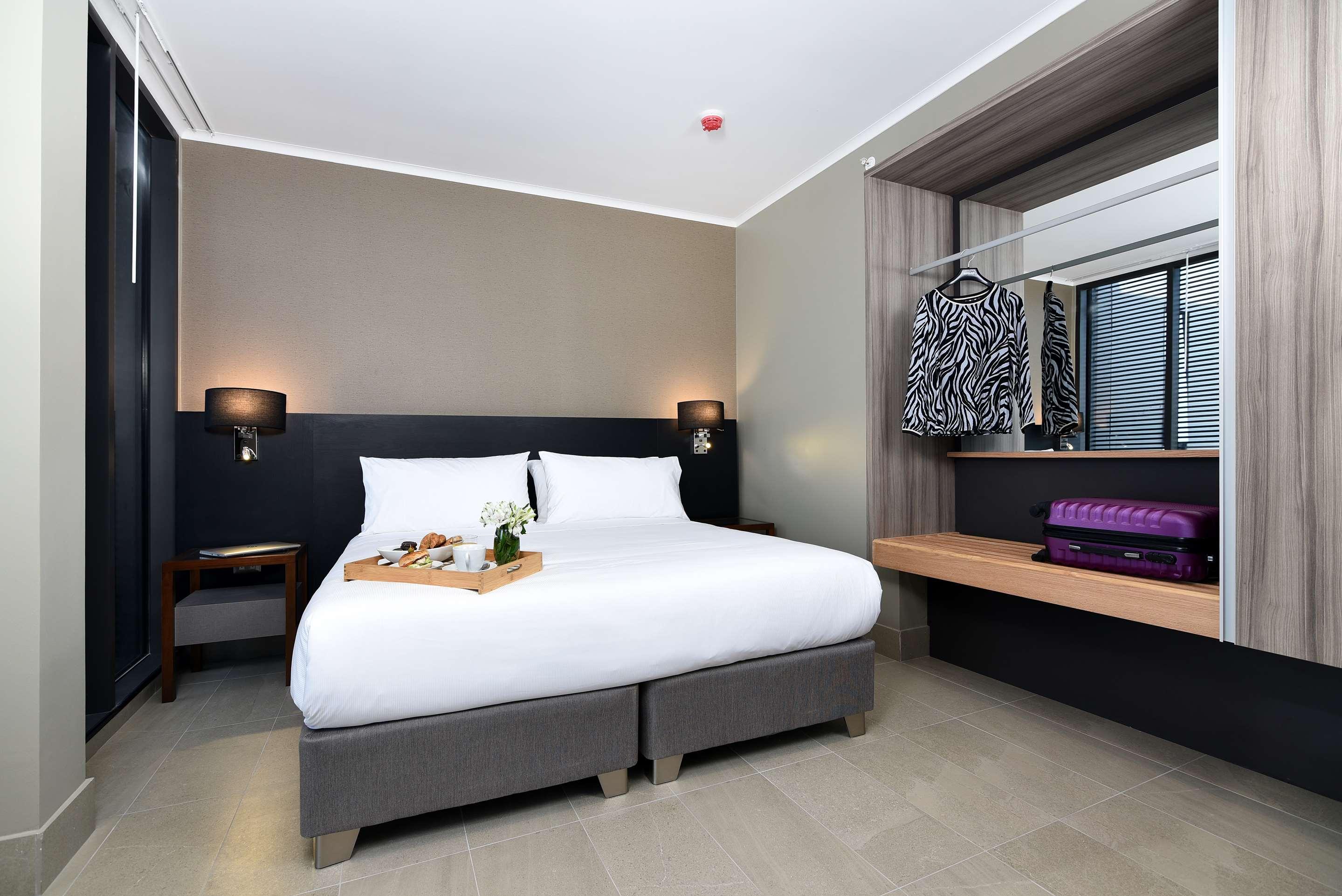 ice-127256-66670389_3XL-761059 Best Western Ferrat