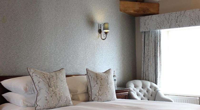 Rafters at Riverside House Hotel