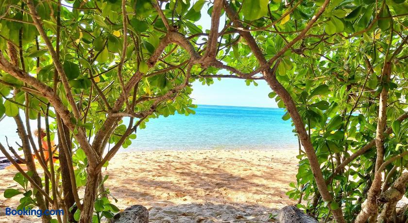 booking-898259-432615741-394092 Sunboo Beach Bungalows