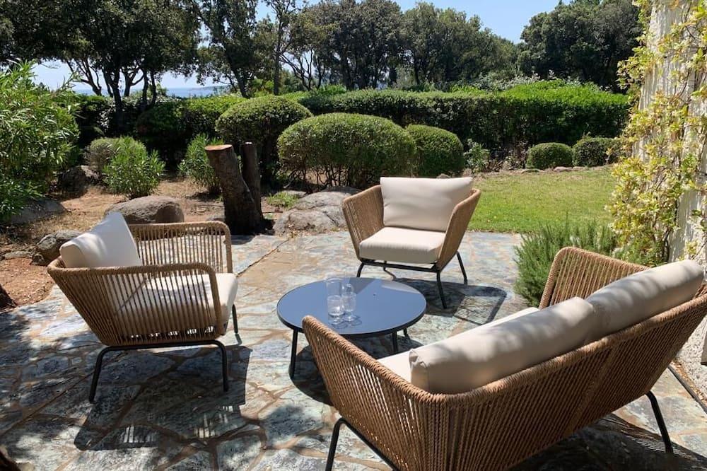 Villa in the heart of ​​Cala Rossa private domain, sea view and 300m from beach Corsica - Lecci visuel 4/5