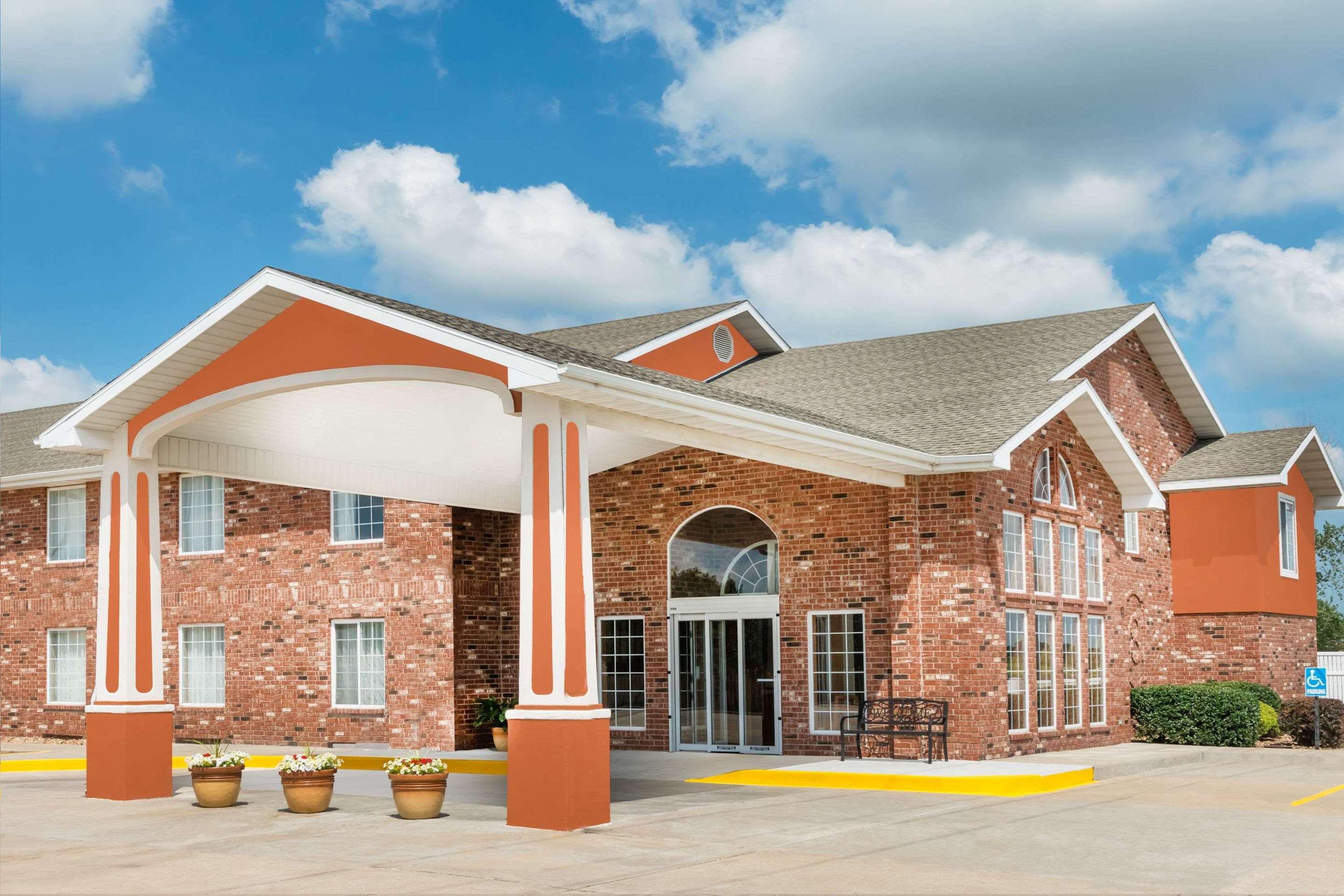 cheap hotels in bolivar mo