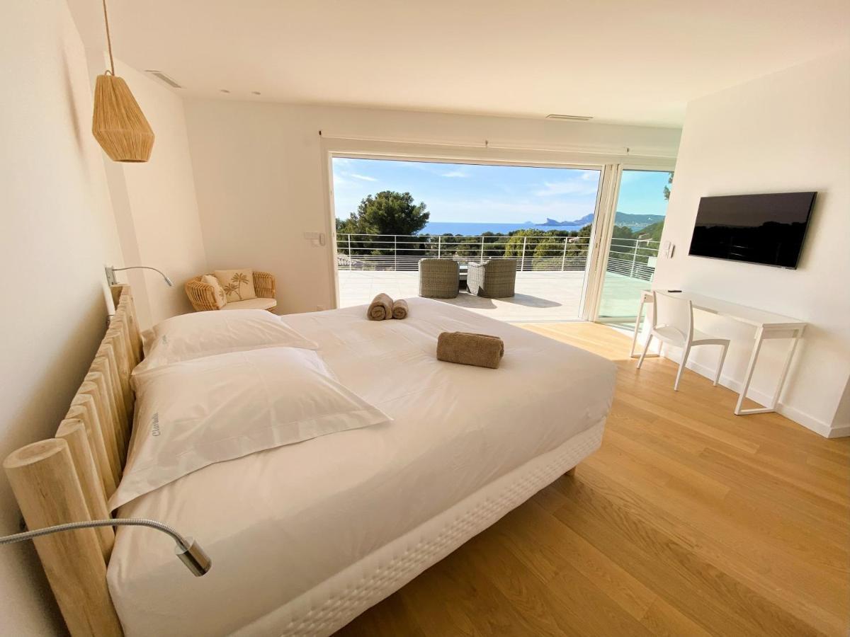 Villa d'exception piscine privée et vue mer Provence-Alpes-Côte d'Azur - Saint-Cyr-sur-Mer visuel 2/5 Villa d'exception piscine privée et vue mer Provence-Alpes-Côte d'Azur - Saint-Cyr-sur-Mer visuel 2/5