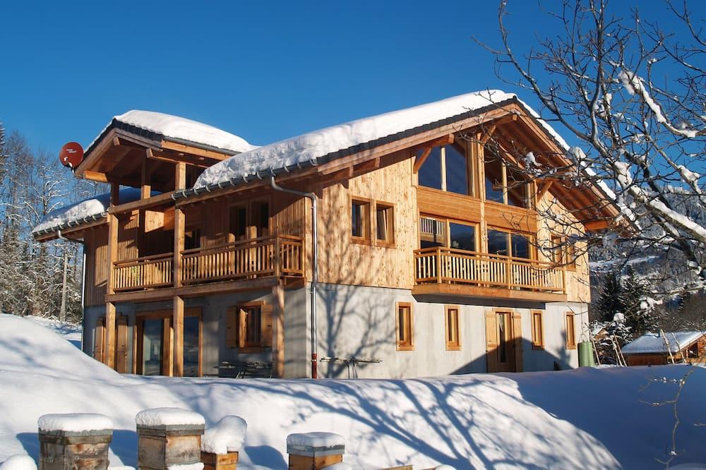 Luxury Alps Chalet with Wellness Facilities and Summer Swimming Pool Rhône-Alpes - Samoëns visuel 2/5 Luxury Alps Chalet with Wellness Facilities and Summer Swimming Pool Rhône-Alpes - Samoëns visuel 2/5
