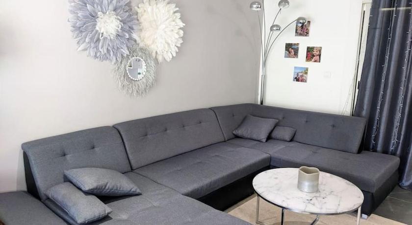 Maison familiale spacieuse proche Aix/Marseille Provence-Alpes-Côte d'Azur - Vitrolles visuel 3/5 Maison familiale spacieuse proche Aix/Marseille Provence-Alpes-Côte d'Azur - Vitrolles visuel 3/5