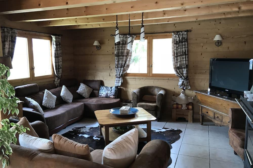 Spacious 4 chalet with mountain views, jacuzzi and sauna, terrace Rhône-Alpes - Manigod visuel 1/5 Spacious 4 chalet with mountain views, jacuzzi and sauna, terrace Rhône-Alpes - Manigod visuel 1/5