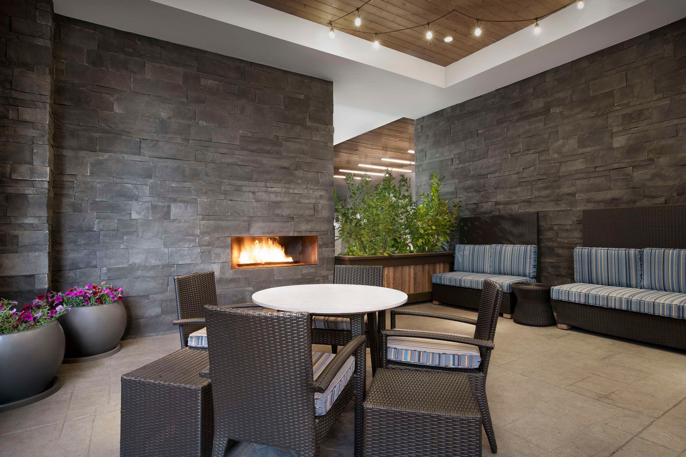 尤金McDonald Theatre附近的酒店，每晚HK$467起- KAYAK