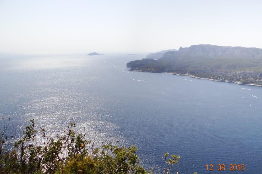 Large Villa 15p, pool, sea, tennis, near Calanques and Golf de Frégate. Provence-Alpes-Côte d'Azur - Saint-Cyr-sur-Mer visuel 1/5 Large Villa 15p, pool, sea, tennis, near Calanques and Golf de Frégate. Provence-Alpes-Côte d'Azur - Saint-Cyr-sur-Mer visuel 1/5