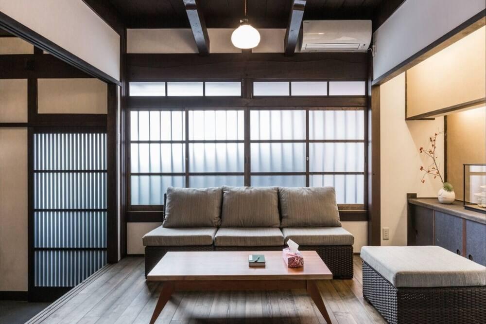 expedia_group-7035648-f1d30c-366401 Kyoto Machiya Hotel Kinkaku