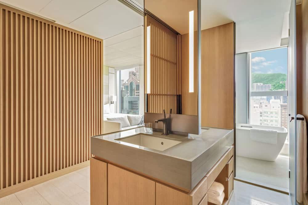 expediav2-8499653-f339f6-966057 Aki Hong Kong - MGallery