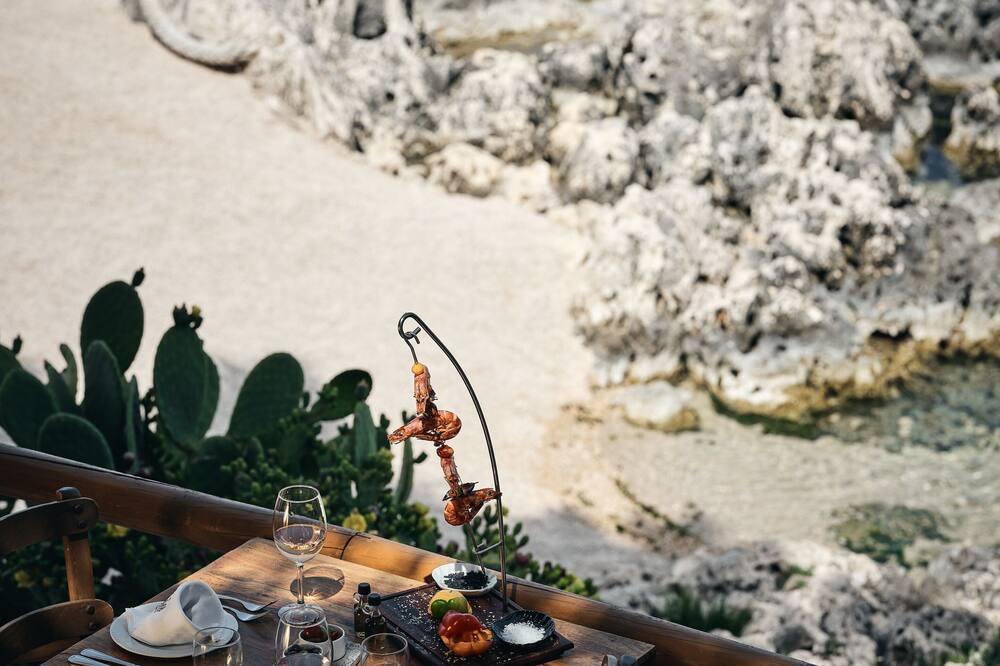 Nobelos Seaside Lodge