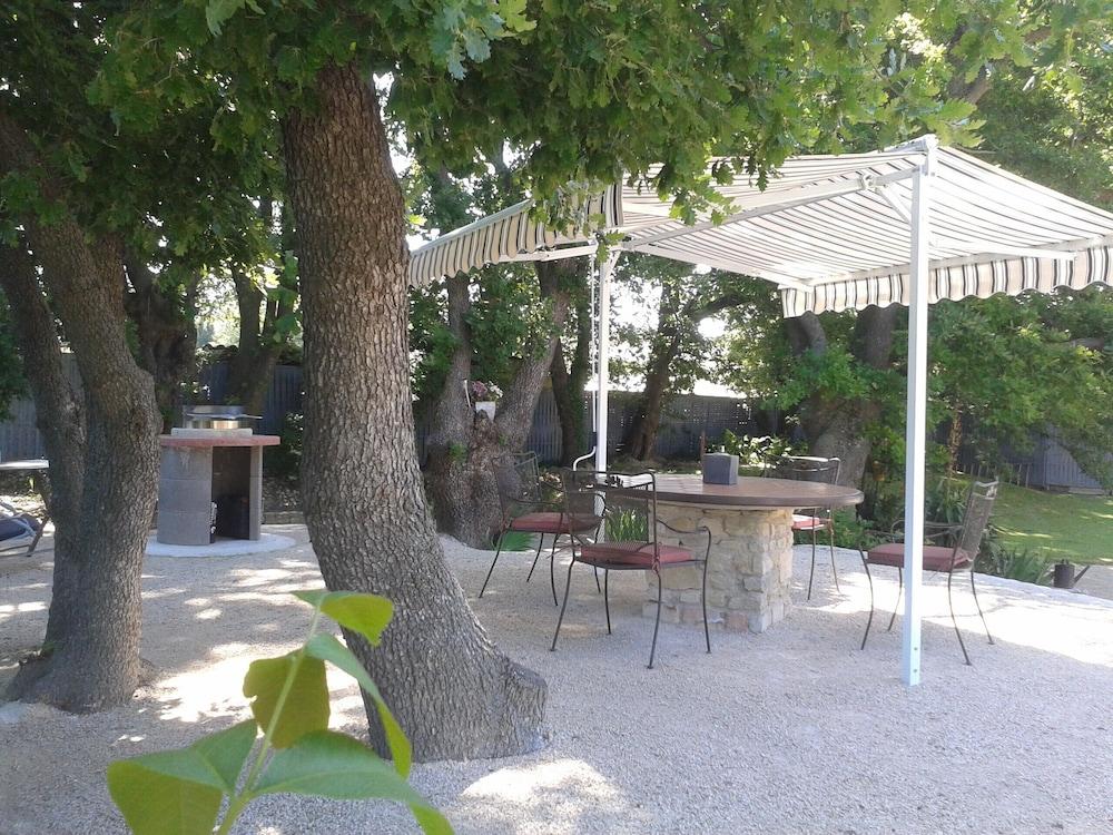 Le Chinaillon, holiday appartment in Saumane de Vaucluse, near facilities Languedoc-Roussillon - Saumane visuel 2/5 Le Chinaillon, holiday appartment in Saumane de Vaucluse, near facilities Languedoc-Roussillon - Saumane visuel 2/5
