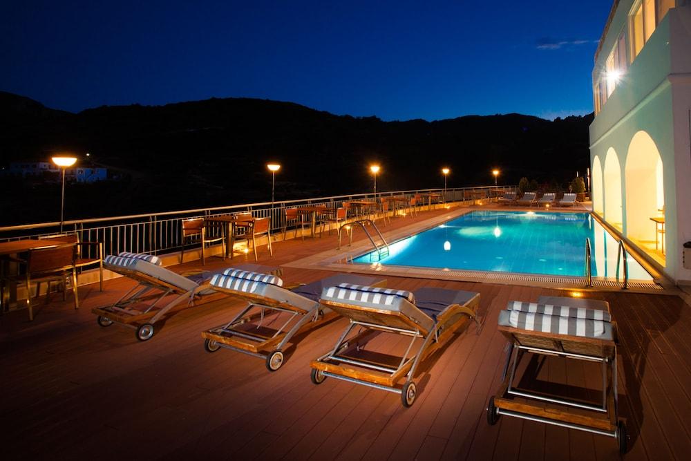sembo-332359-de8601-820497 Kythea Resort