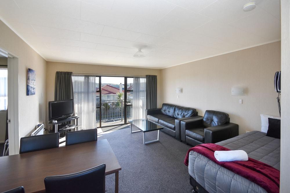 expediav2-84858-ee1e8b-834756 Adrian Motel