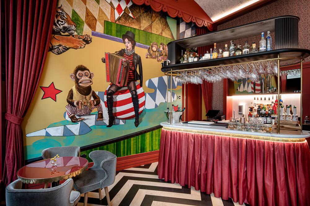 expediav2-8535190-ed9a90-627652 The Editory Boulevard Aliados Porto