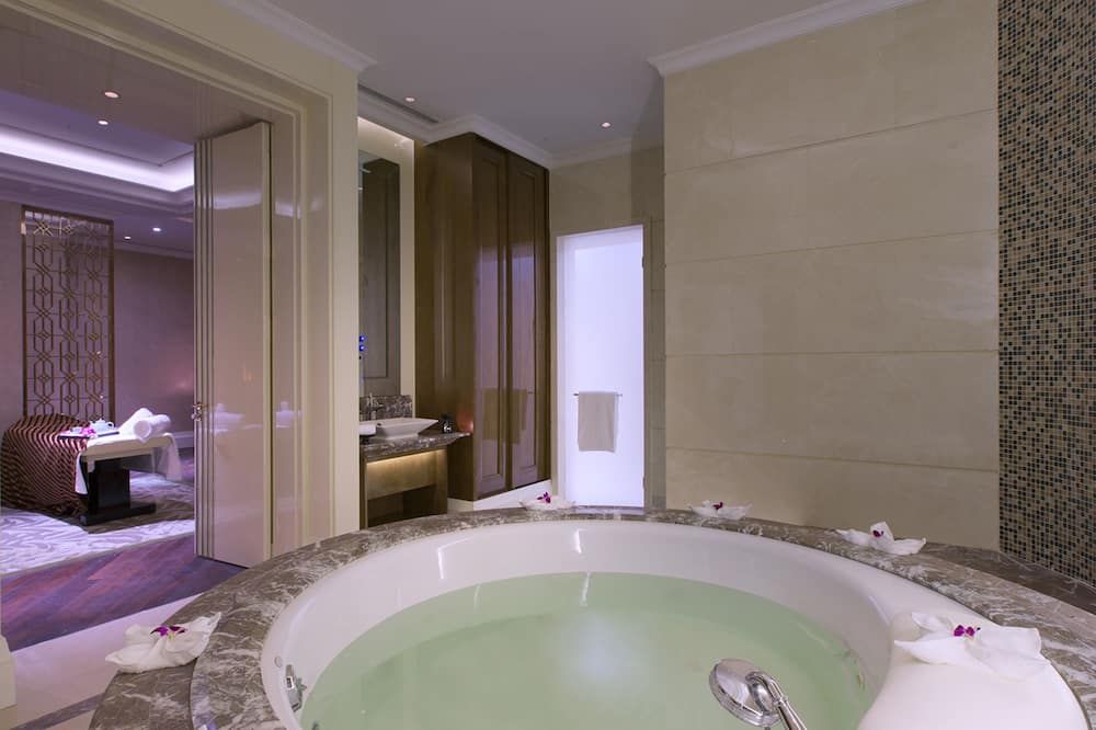 Sheraton Grand Wuhan Hankou Hotel