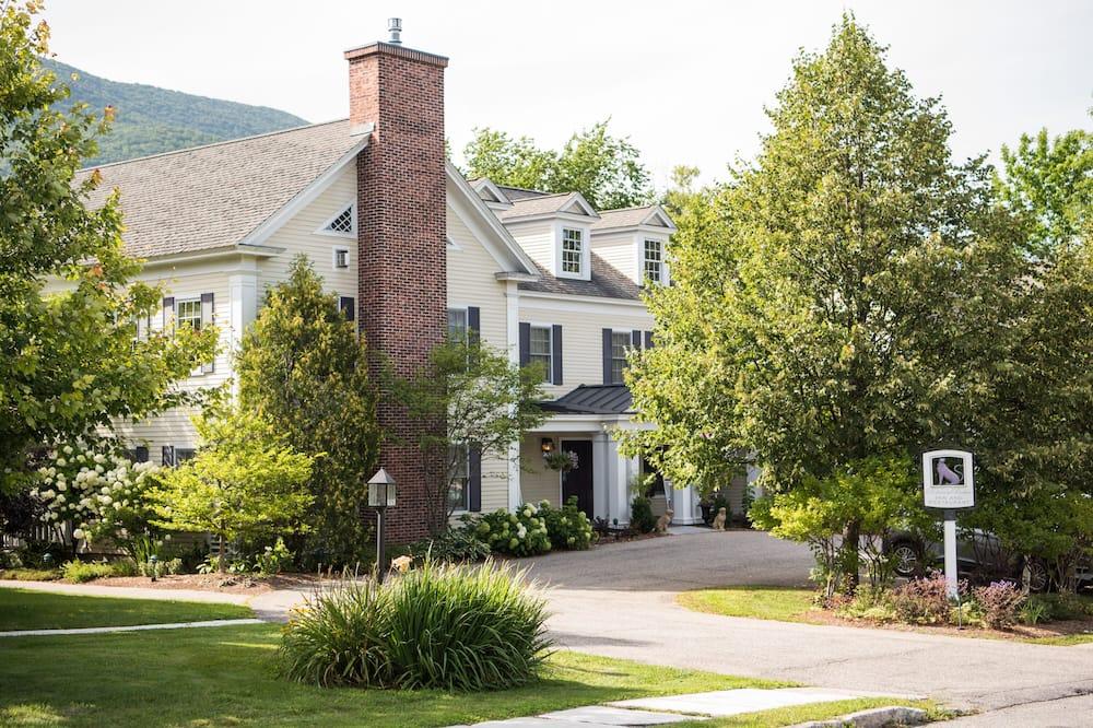 Reluctant Panther Inn & Restaurant