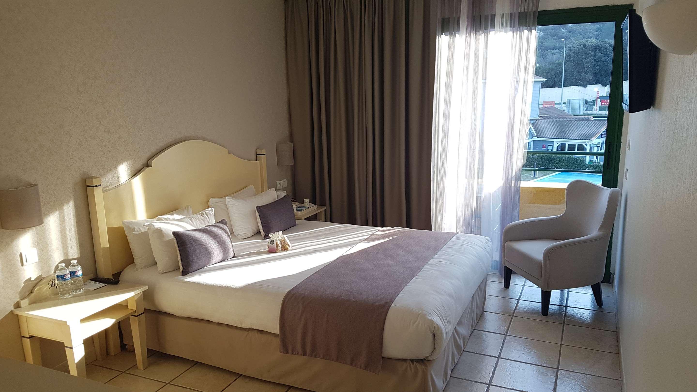 Best Western Gemenos en Provence Provence-Alpes-Côte d'Azur - Tweeling visuel 1/5 Best Western Gemenos en Provence Provence-Alpes-Côte d'Azur - Tweeling visuel 1/5