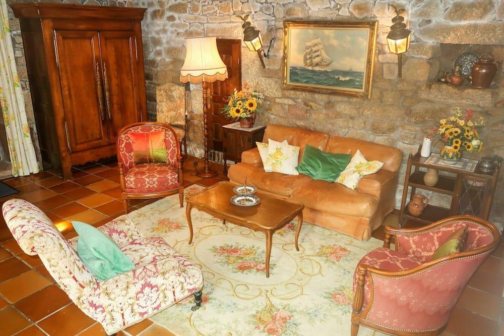 Nice apartment in villa for 4 guests with terrace, pets allowed and parking Bretagne - Pont-l'Abbé visuel 4/5 Nice apartment in villa for 4 guests with terrace, pets allowed and parking Bretagne - Pont-l'Abbé visuel 4/5