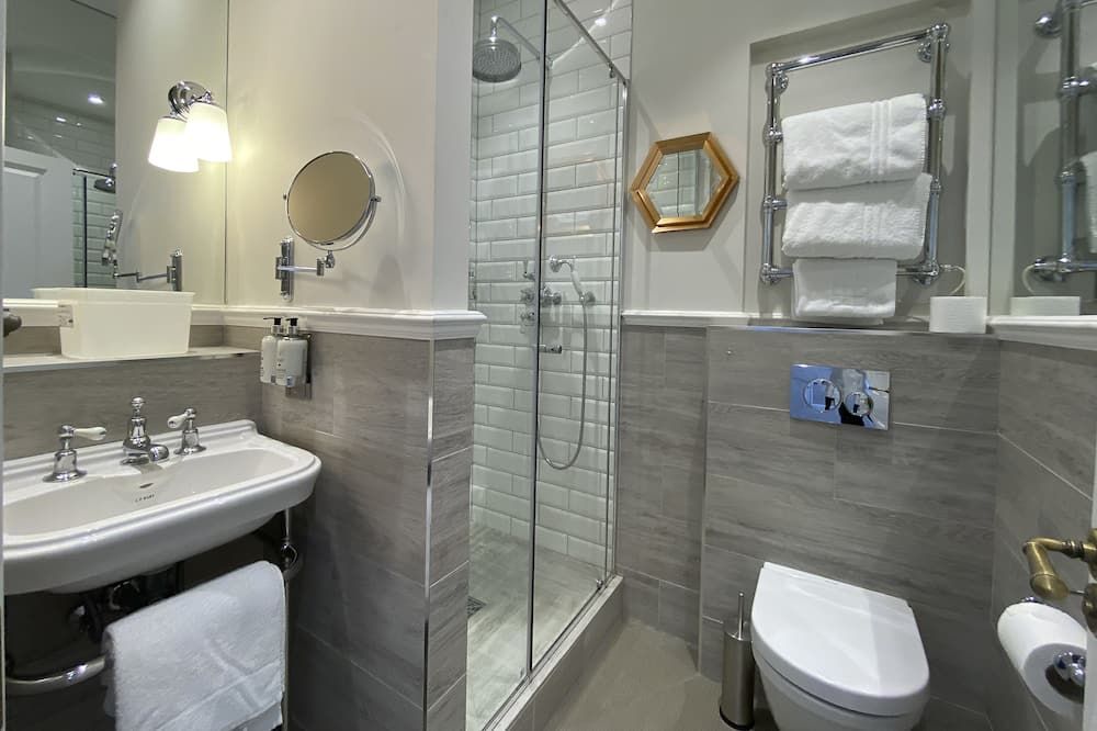 The Clerk & Well Pub & Rooms