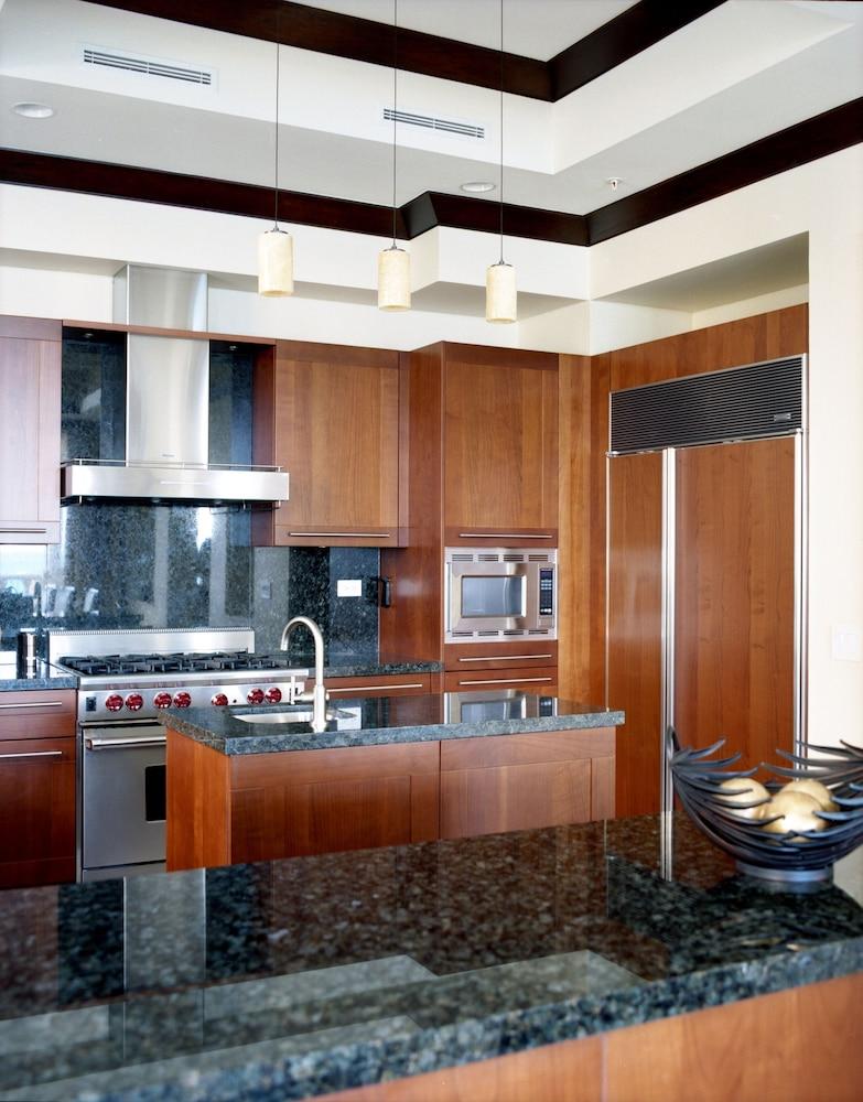 sembo-87752-b92c27-548130 Grace Bay Club
