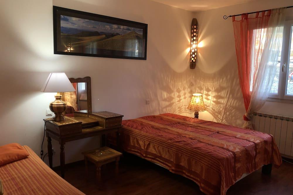 Villa, View, Volcano Park, Beach, Sailing, Skiing, Mountain Biking, Activities Auvergne - Aydat visuel 5/5 Villa, View, Volcano Park, Beach, Sailing, Skiing, Mountain Biking, Activities Auvergne - Aydat visuel 5/5