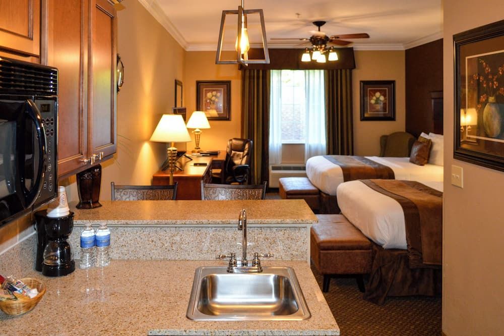 The Lodge at Flat Rock