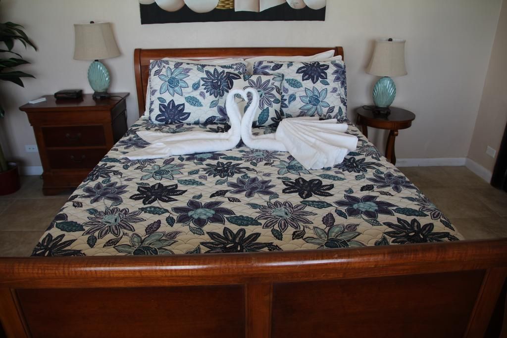 Water's Edge Villa - Oceanfront with Private Pool