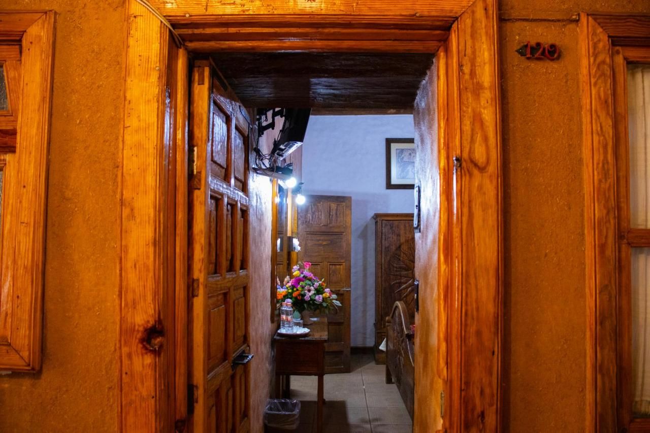 Hotel Los Escudos