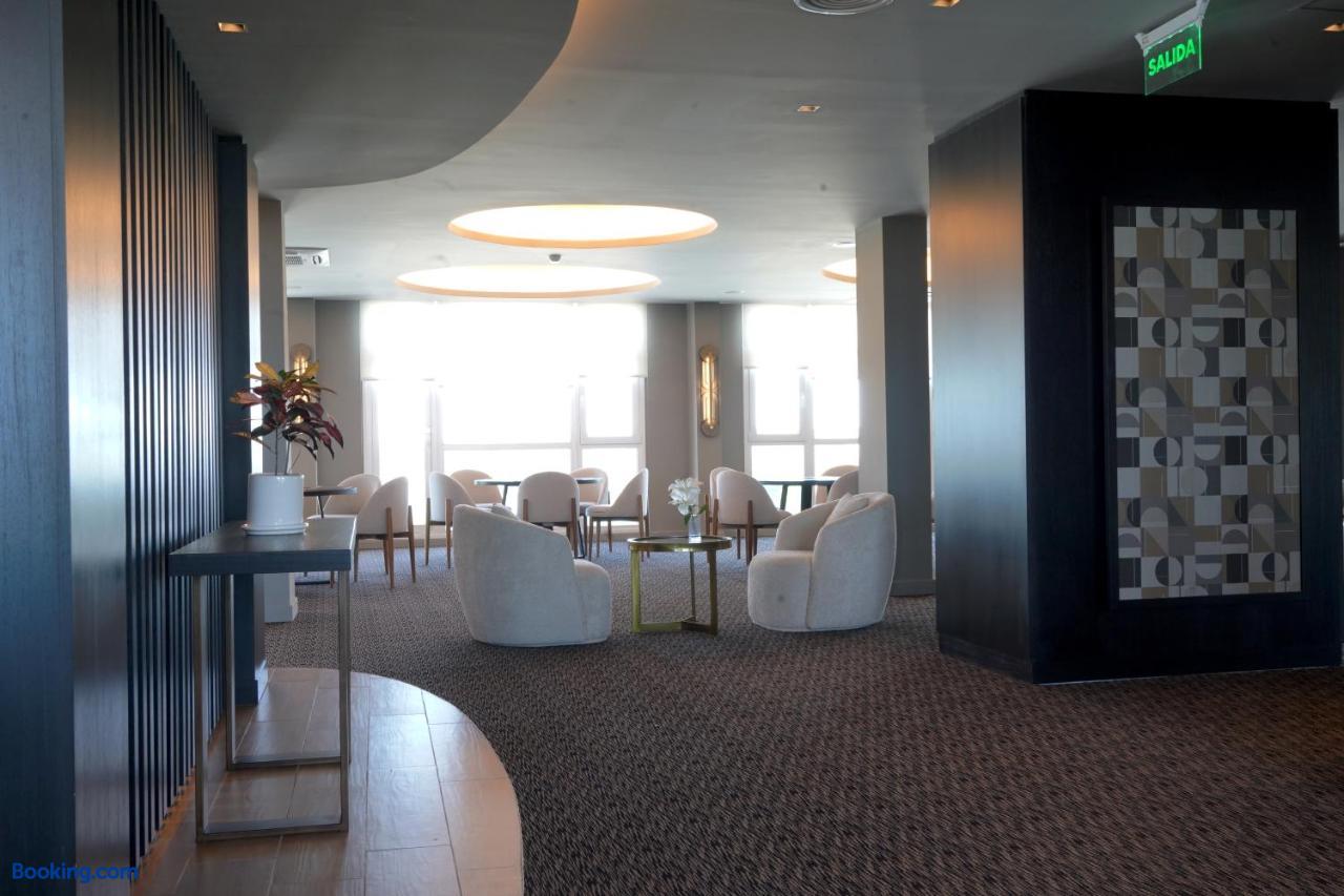 booking-1072106157-630919249-205246 Hotel y Casino del Río - Viedma