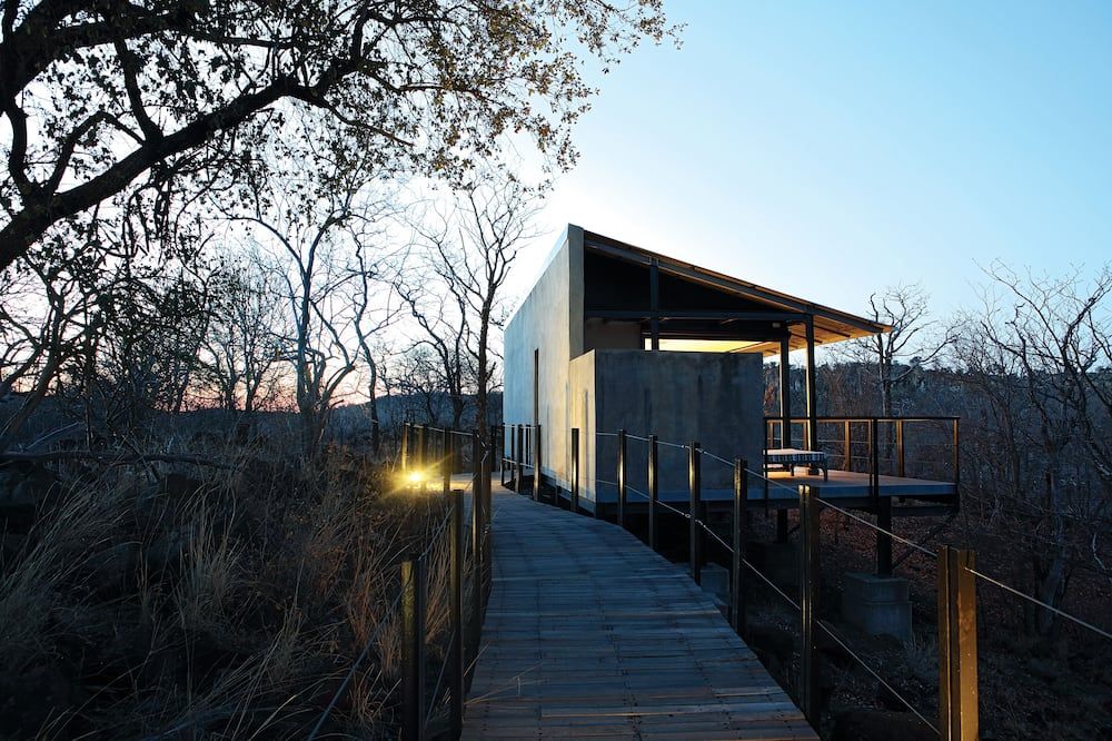 The Outpost & Pel's Post