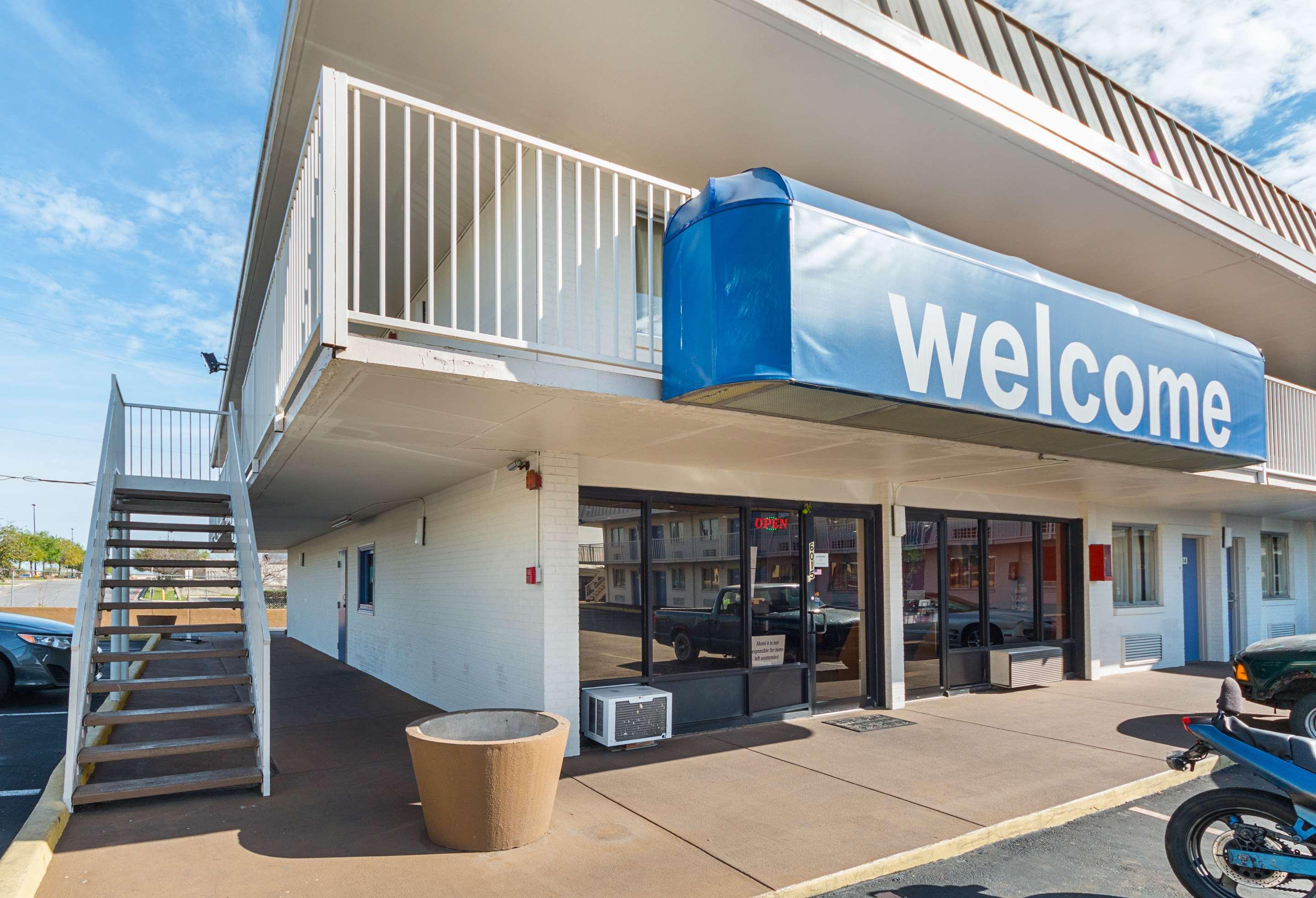 Motel 6 San Antonio I-10 West $65 ($̶8̶2̶). San Antonio Hotel Deals