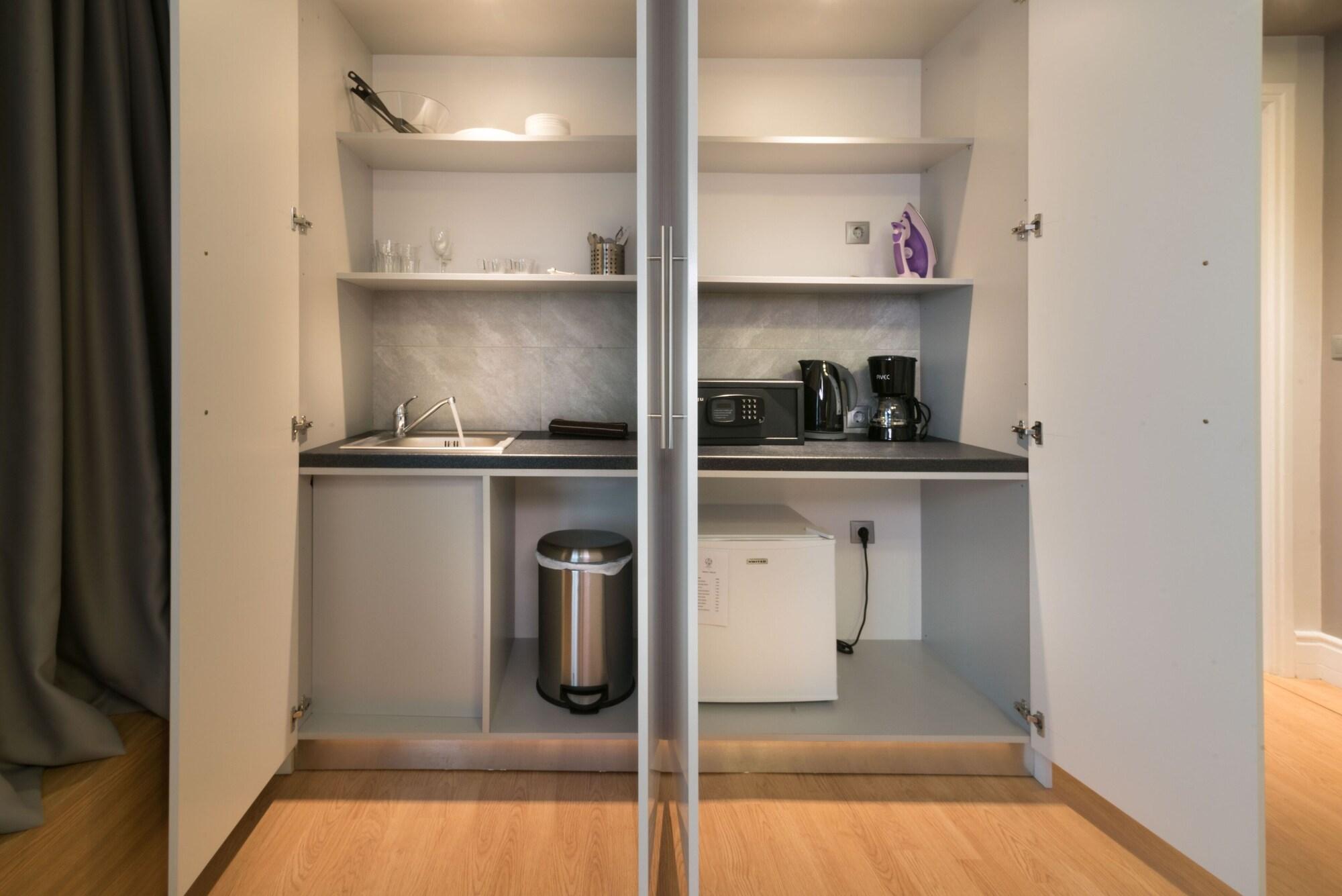 expedia_group-2563220-c4dc42-020229 47 Luxury Suites