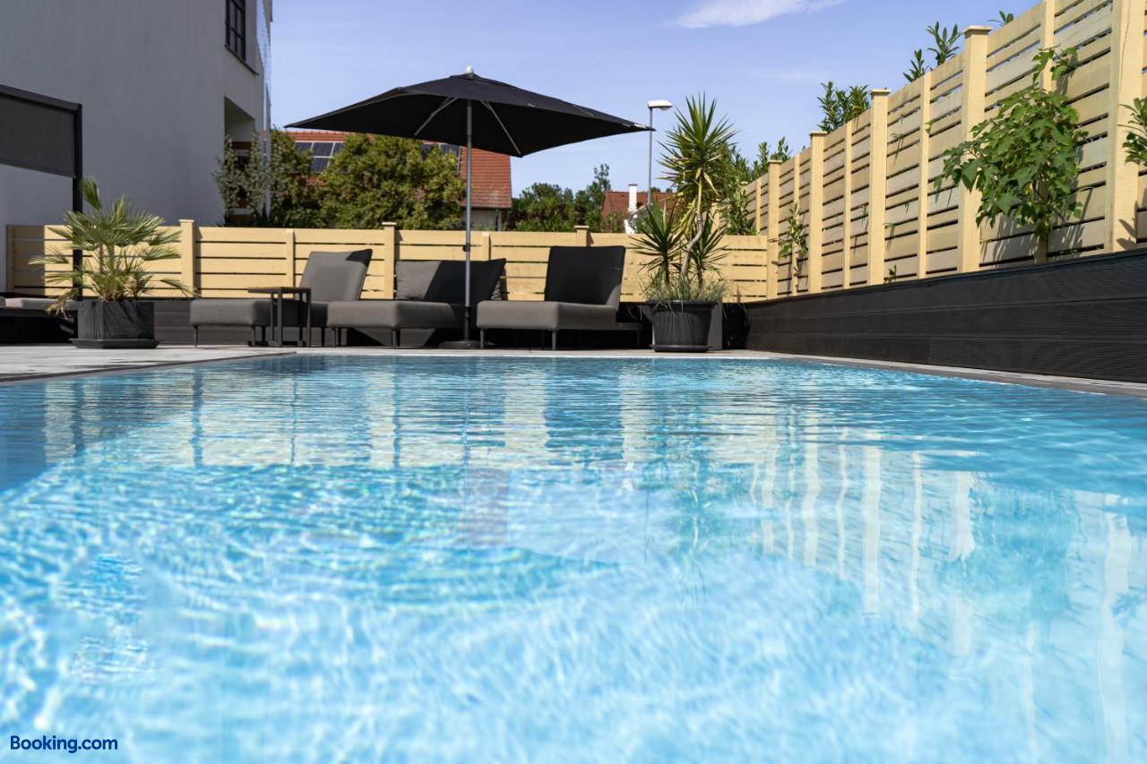 booking-1070737282-568751947-922947 Kracher Hotel Doppelzimmer - inklusive Pool
