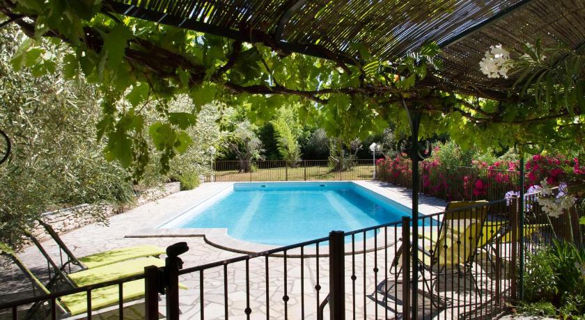 Maison de campagne au charme provençal Provence-Alpes-Côte d'Azur - Saint-Rémy-de-Provence visuel 3/5