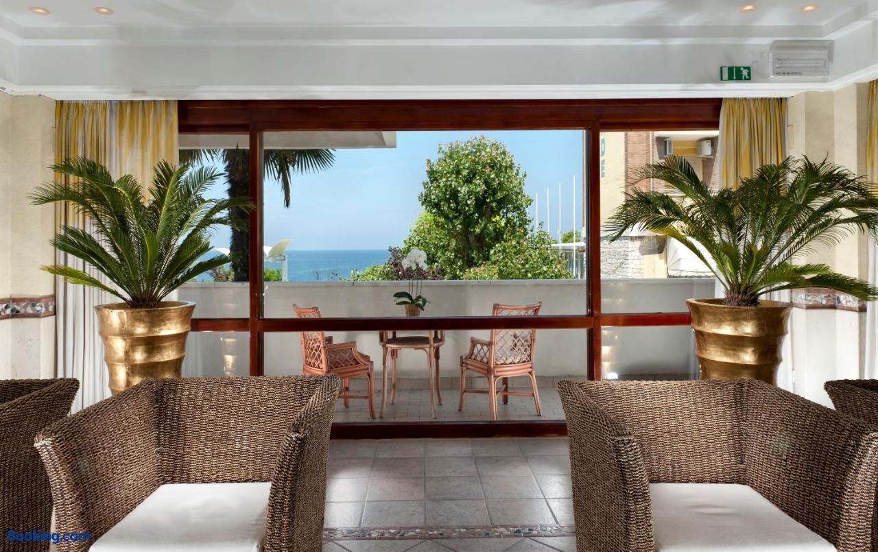 booking-74117-15740845-608281 Hotel Alexander