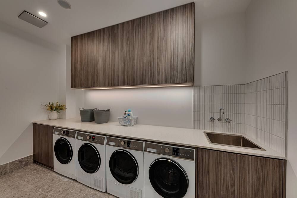 Littomore Suites Kingswood