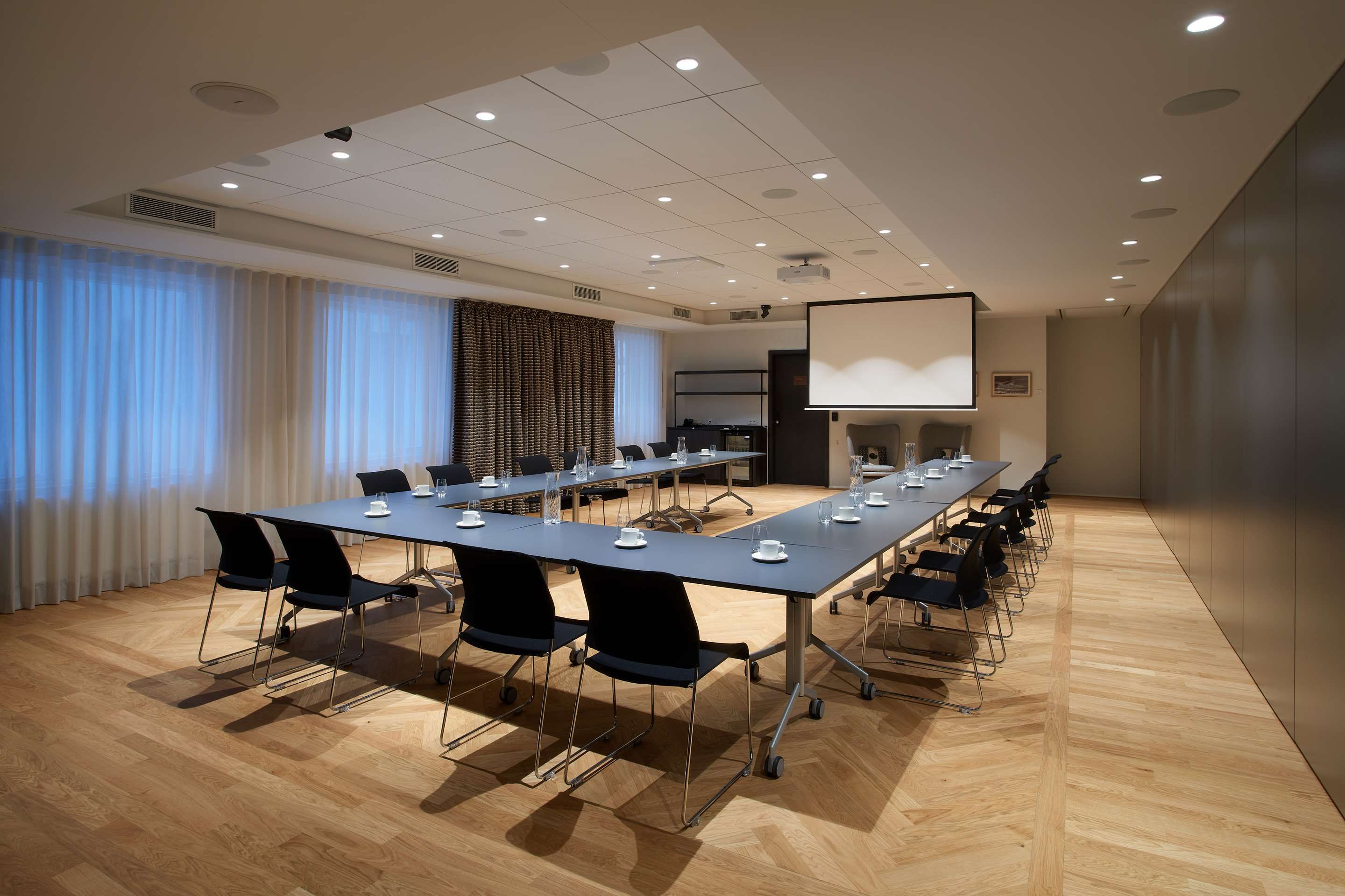 Iceland Parliament Hotel, Curio Collection By Hilton