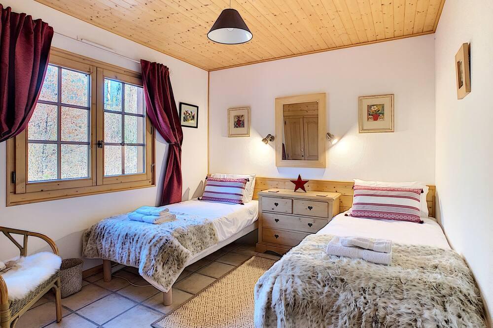 Beautiful chalet, large private garden, 5 minutes walk to ski lifts and lac bleu Rhône-Alpes - Morillon visuel 5/5 Beautiful chalet, large private garden, 5 minutes walk to ski lifts and lac bleu Rhône-Alpes - Morillon visuel 5/5
