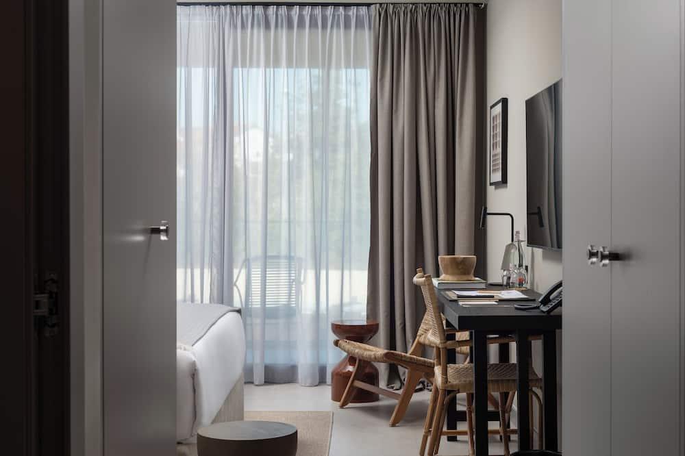 expedia_group-1072230592-216614280-825216 Molum Hotel & Residences