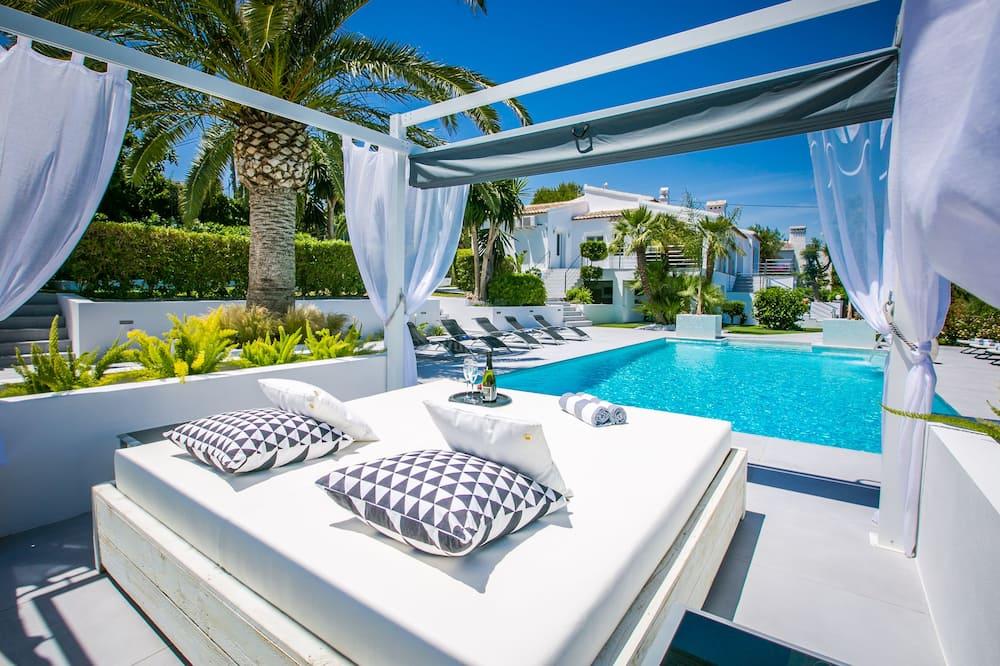6 Bedroom Villa | Walk to beach | Large Heated Pool | free WiFi Kust van Valencia - Javea visuel 5/5 6 Bedroom Villa | Walk to beach | Large Heated Pool | free WiFi Kust van Valencia - Javea visuel 5/5