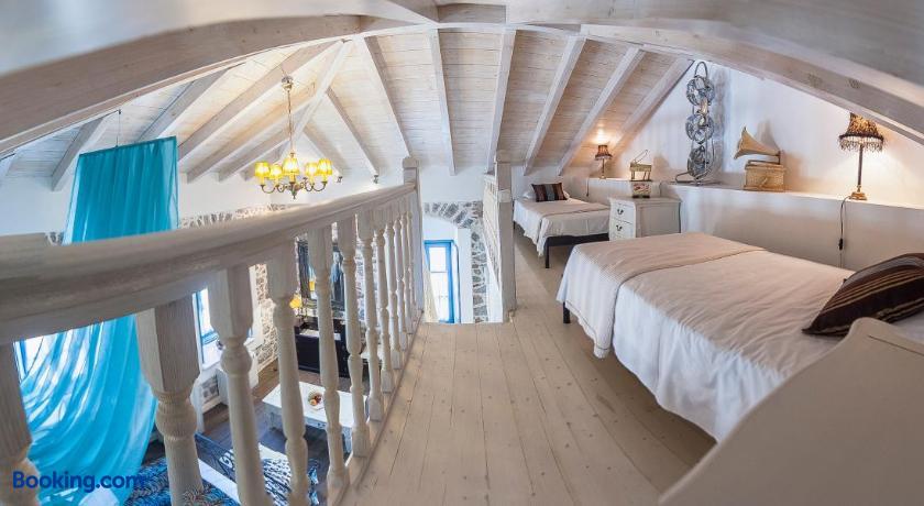 booking-684144-115120624-998601 PortaDelMare deluxe suites