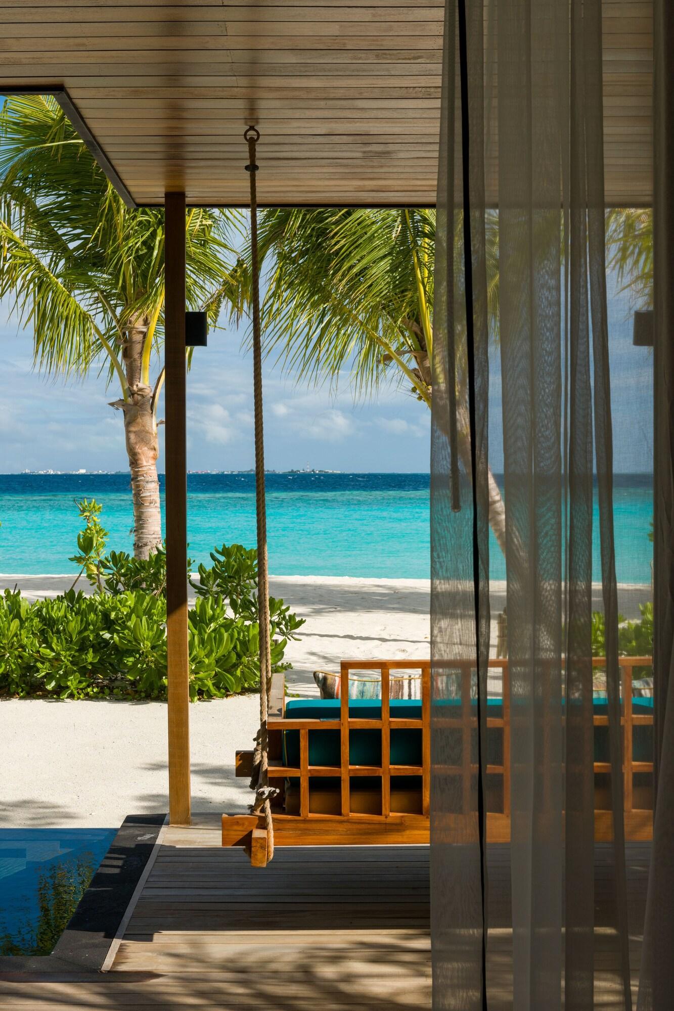 expedia_group-1070466236-24d4d4-953117 Hilton Maldives Amingiri Resort & Spa