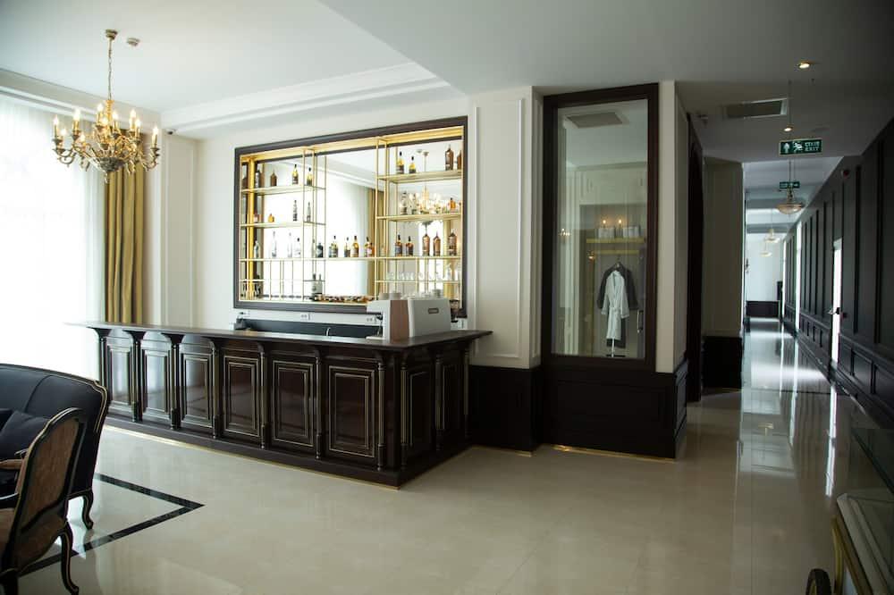 expediav2-8687989-3b3061-052203 Anim Boutique Hotel