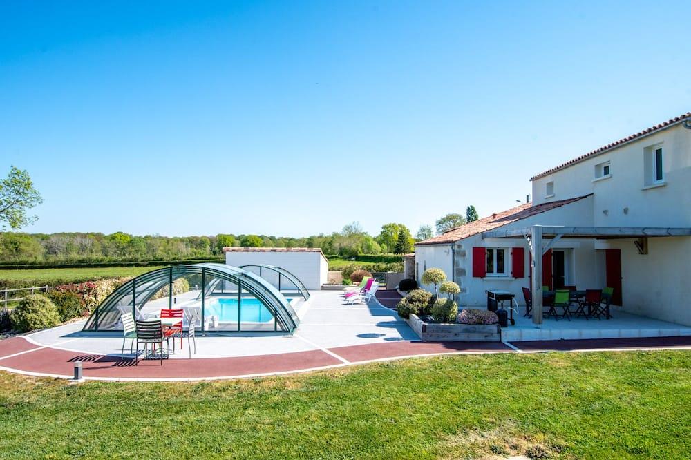 Gîte for 12 people, classified 4 with heated and covered swimming pool Pays de Loire - Mervent visuel 5/5 Gîte for 12 people, classified 4 with heated and covered swimming pool Pays de Loire - Mervent visuel 5/5