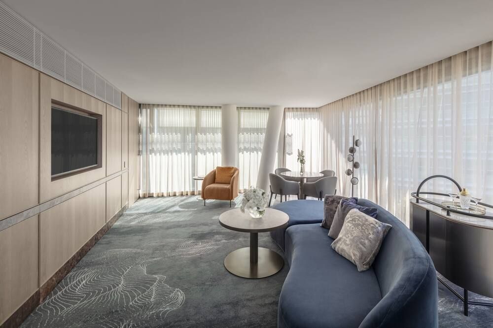 The Darling at The Star