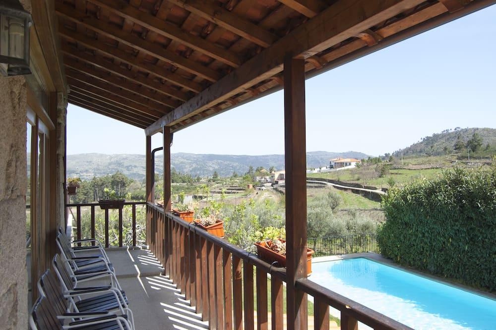Rural house (full rent), 3 Bedrooms, 4 WC, 6 adults + 2 children Noorden - Armamar visuel 1/5 Rural house (full rent), 3 Bedrooms, 4 WC, 6 adults + 2 children Noorden - Armamar visuel 1/5