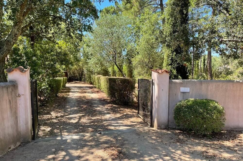 Authentic southern villa with large swimming pool 1 hectare of land - Provence-Alpes-Côte d'Azur - Le Muy visuel 1/5 Authentic southern villa with large swimming pool 1 hectare of land - Provence-Alpes-Côte d'Azur - Le Muy visuel 1/5